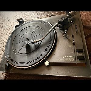 Sanyo TP-1020 VINTAGE turntable